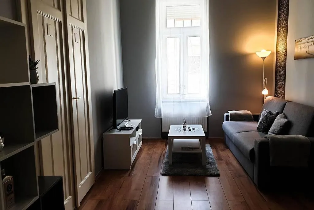 公寓 布达佩斯Corvin City Center Kisfaludy Apartman公寓