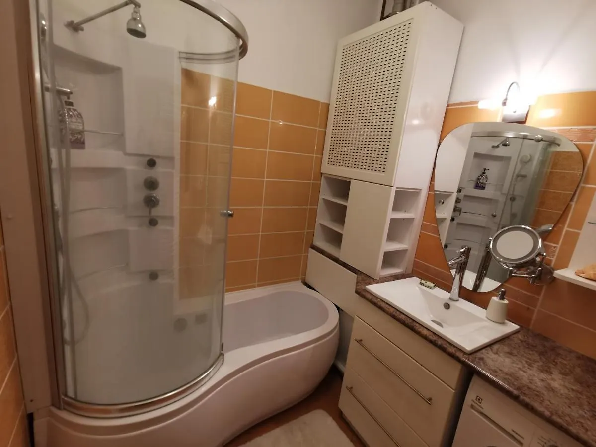 布达佩斯Corvin City Center Kisfaludy Apartman公寓 布达佩斯